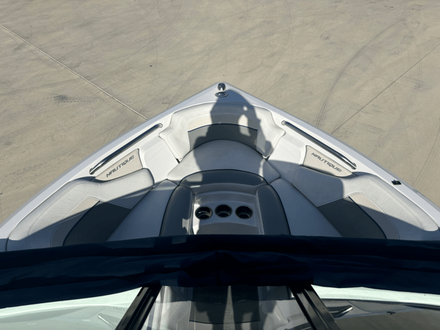 2010 Ski Nautique 200