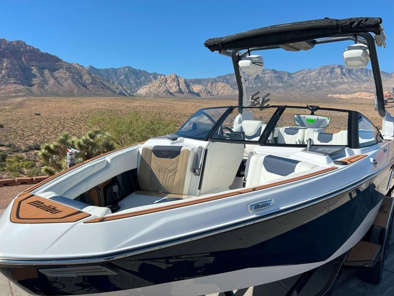 2025 Malibu 25 LSV