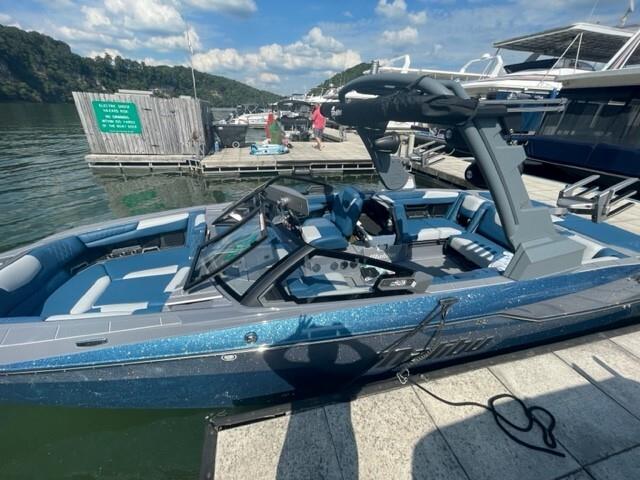 2023 Malibu M240 Beautiful Boat Supercharged LT4 59 Hours