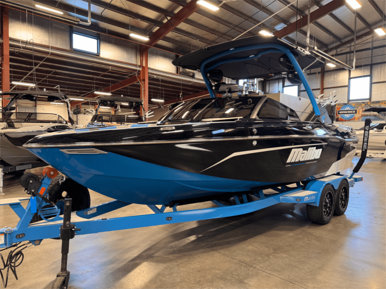 2022 Malibu 23 LSV