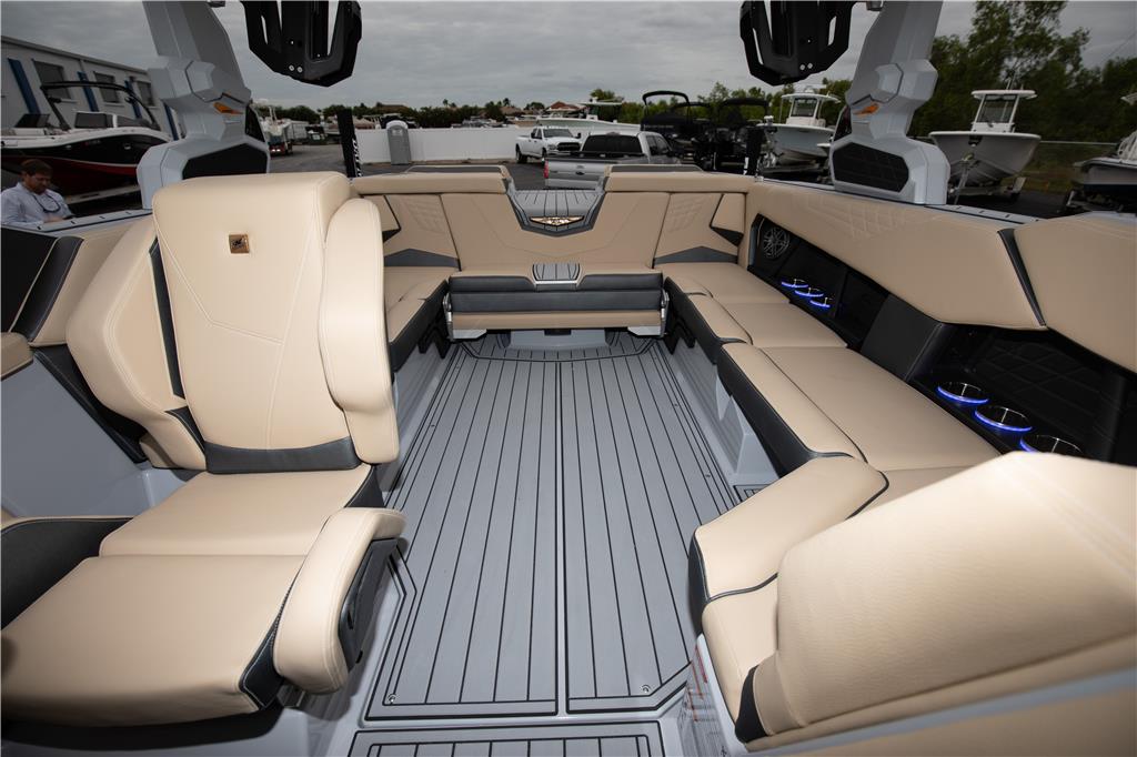 Model Year Savings! 2024 Super Air Nautique S23 Coastal Edition