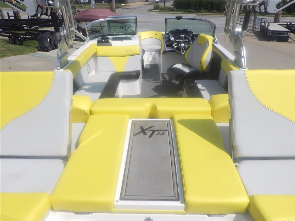 2019 MasterCraft XT23
