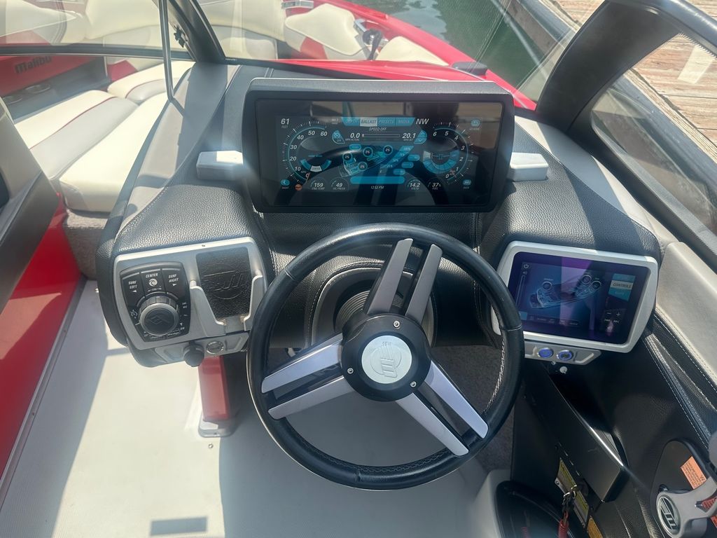 2015 Malibu Boats 22 VLX