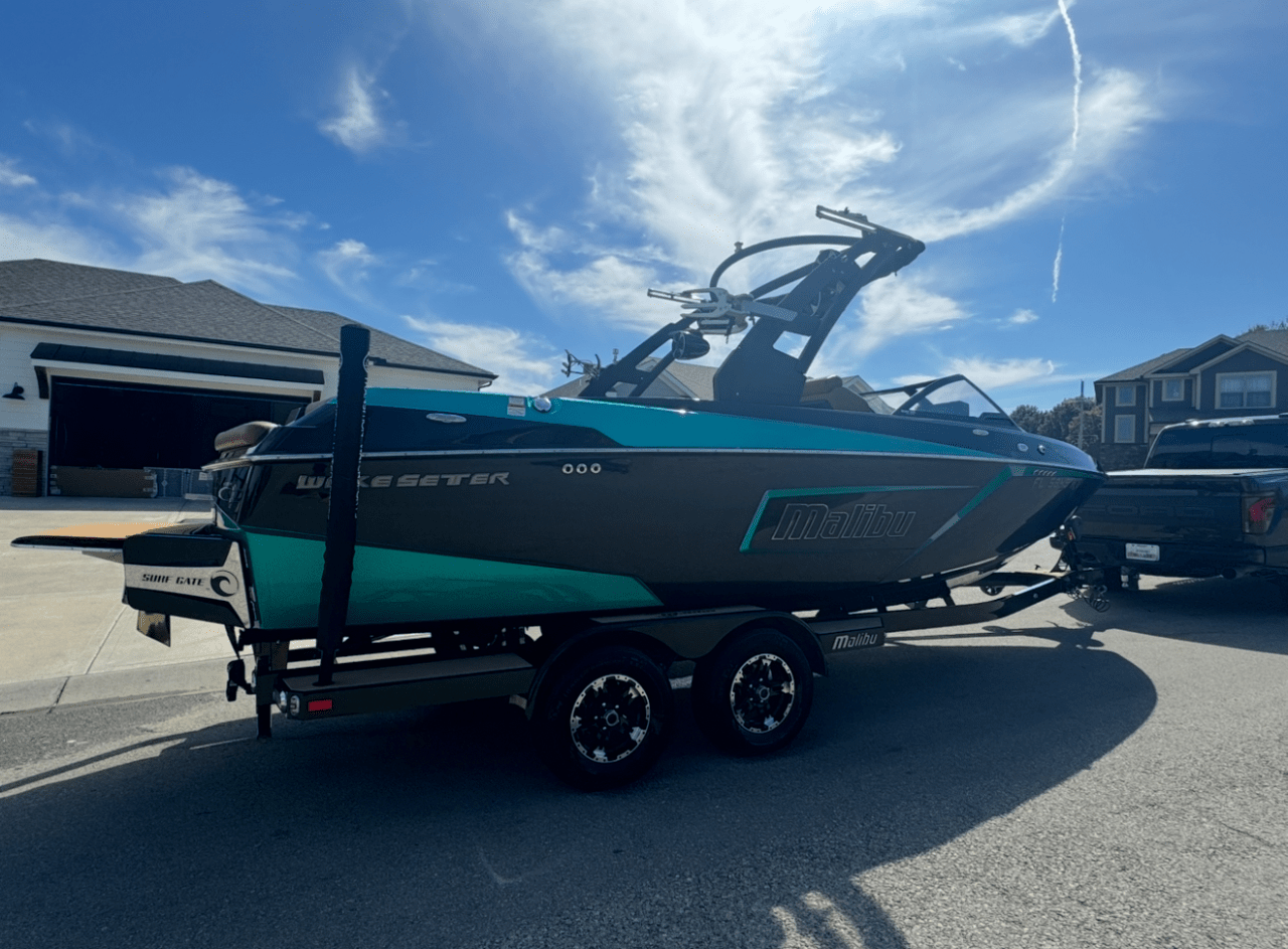 2019 Malibu 23 LSV