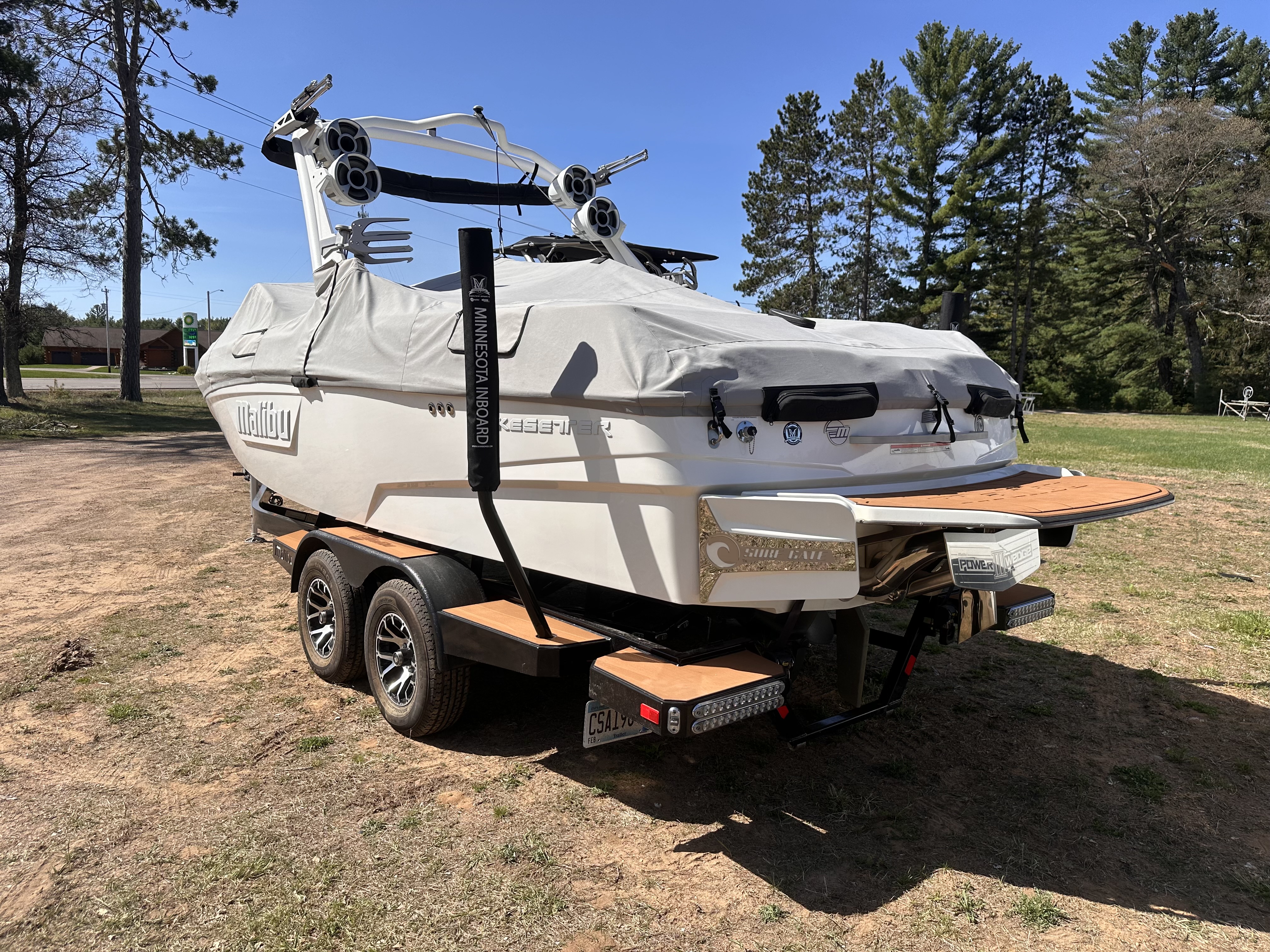2021 Malibu 23 LSV M6Di