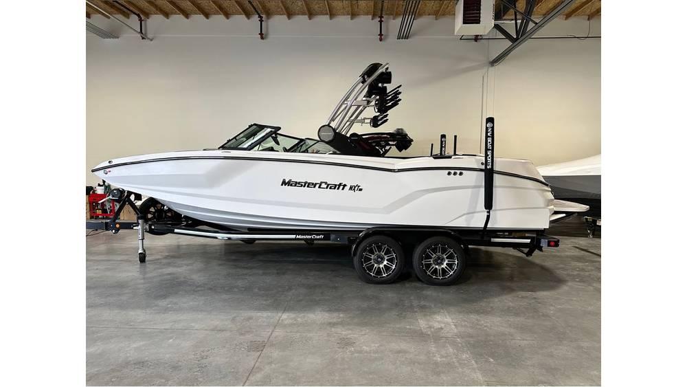 2023 MasterCraft NXT24
