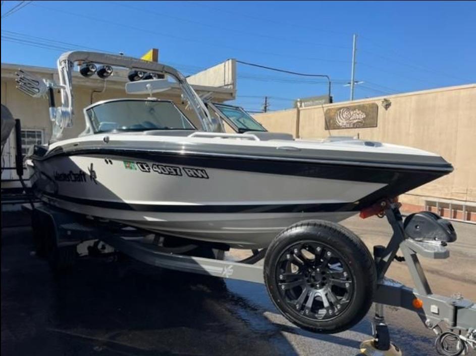 2016 MasterCraft X30  23'