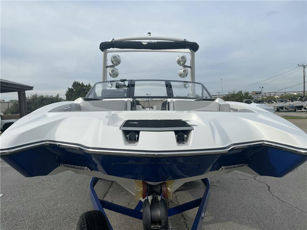 2018 Malibu 24 MXZ