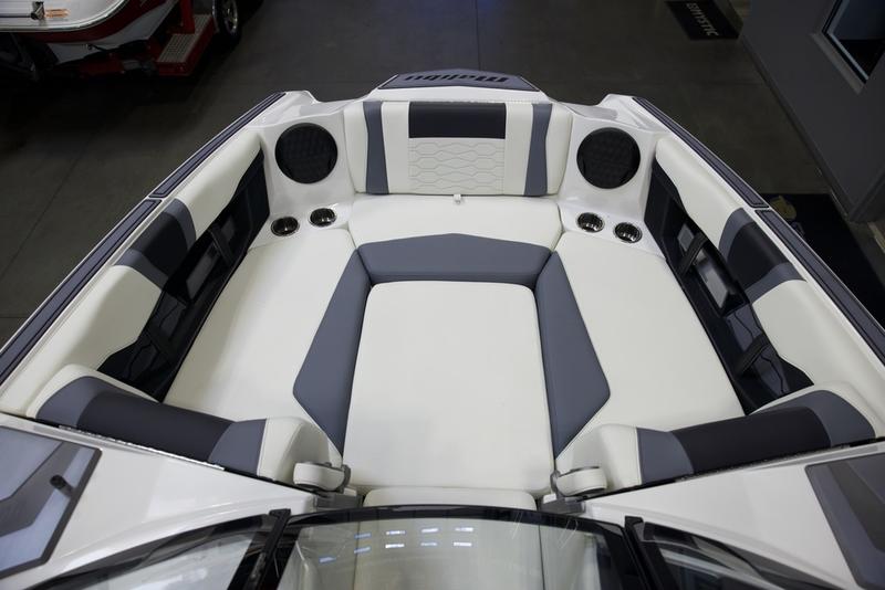 2025 Malibu 22 MXZ