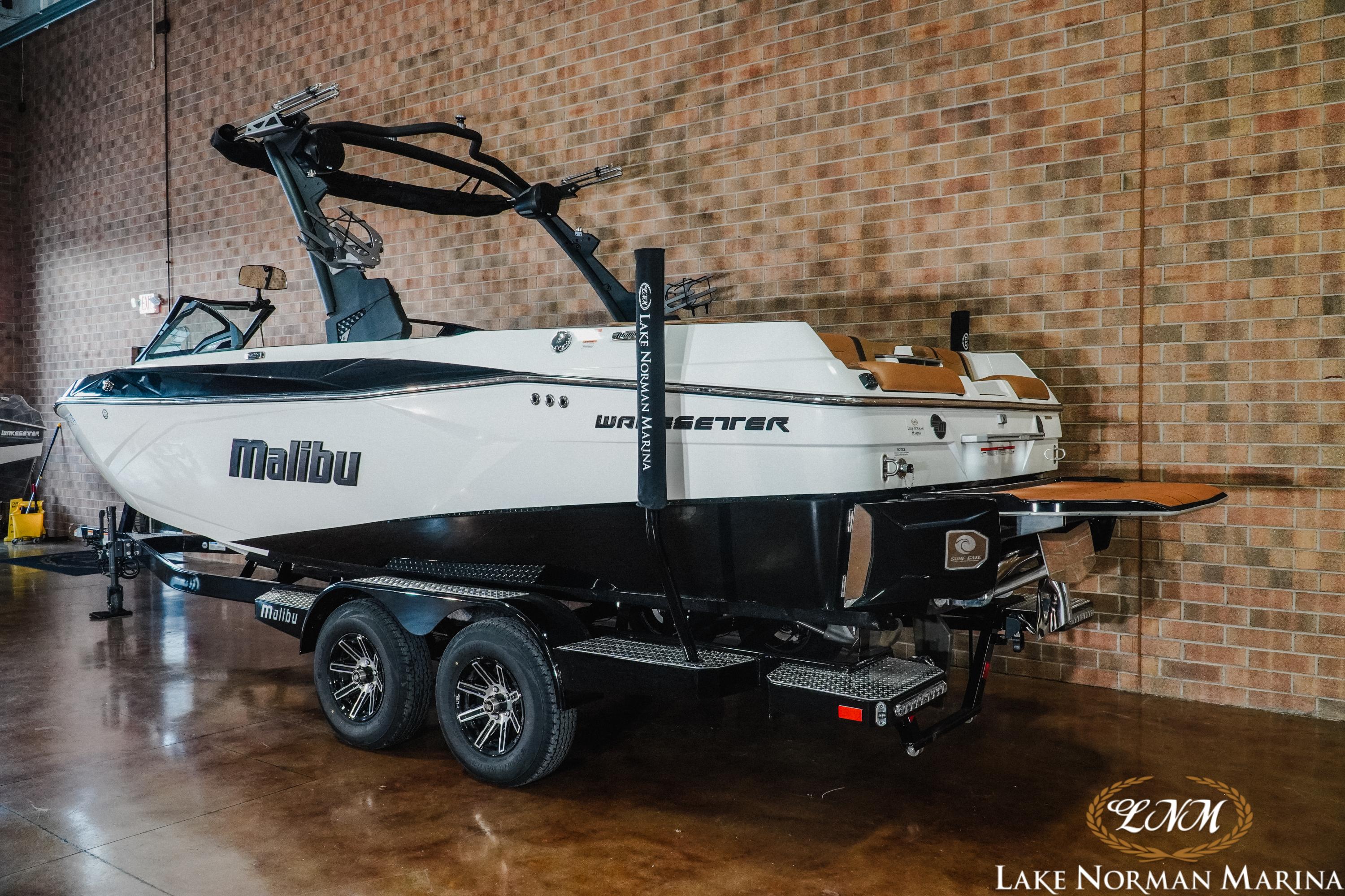 2024 Malibu 23 LSV