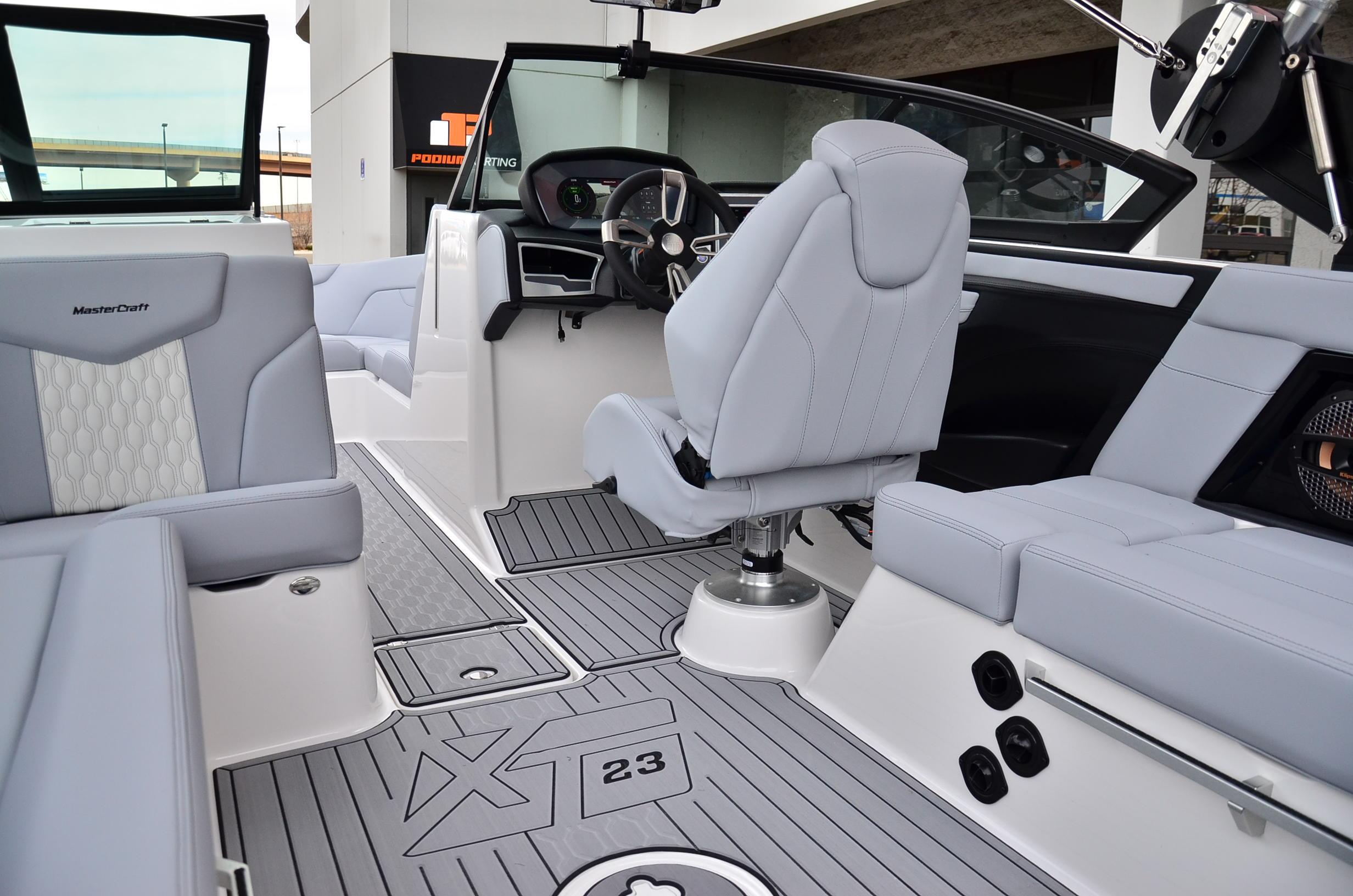 2024 MasterCraft XT23