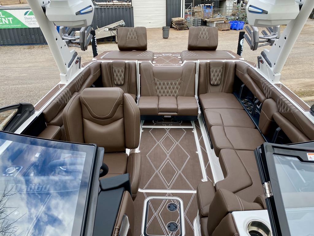 2025 Malibu M230