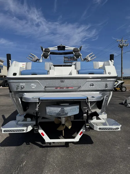 2025 Malibu 26 LSV