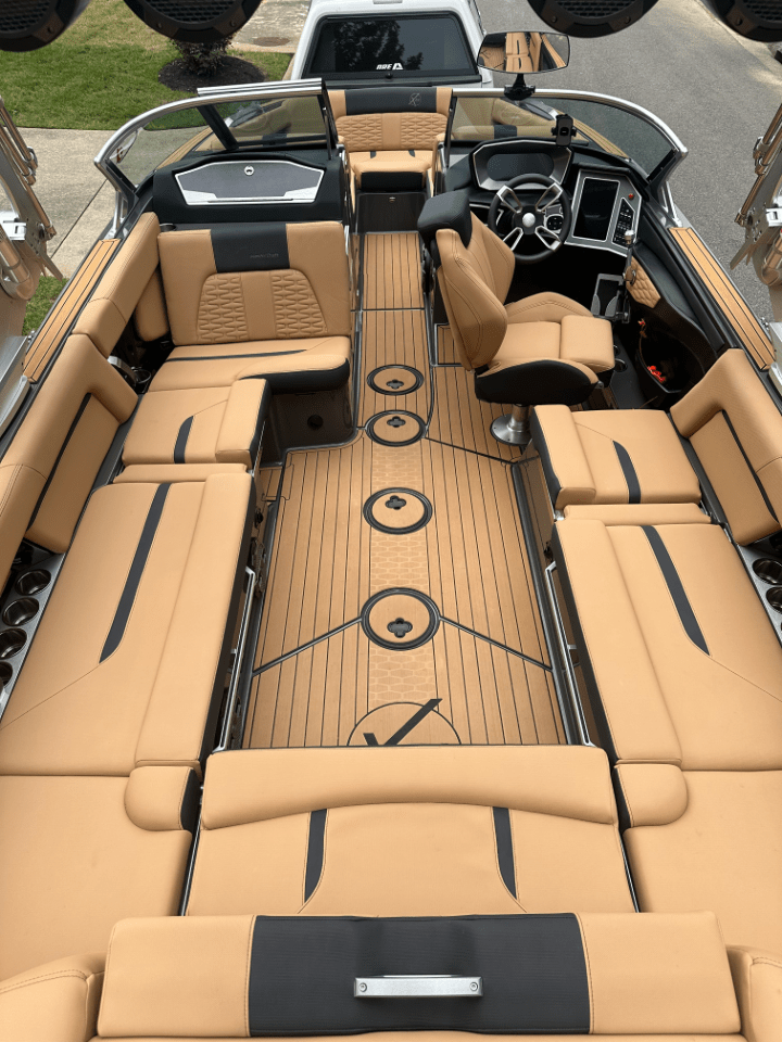 2021 Mastercraft X24 FastFiill, dual screens, 4 tower speakers, low pro trailer, heater, and MORE