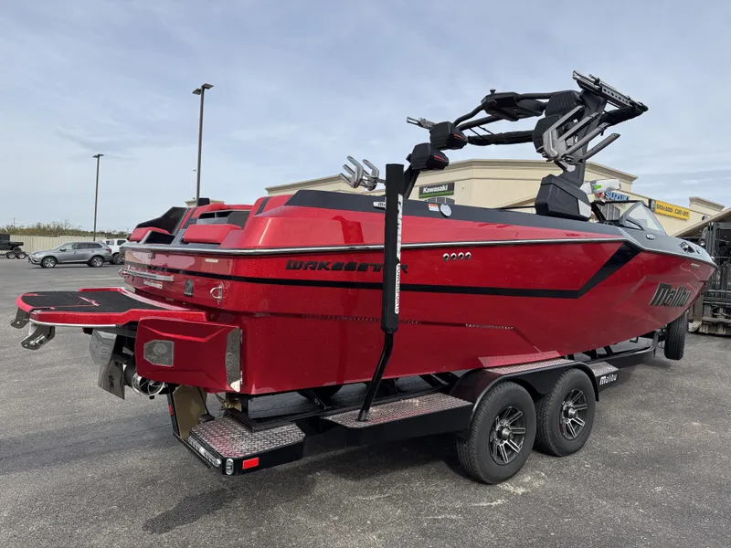 2025 Malibu 24 MXZ