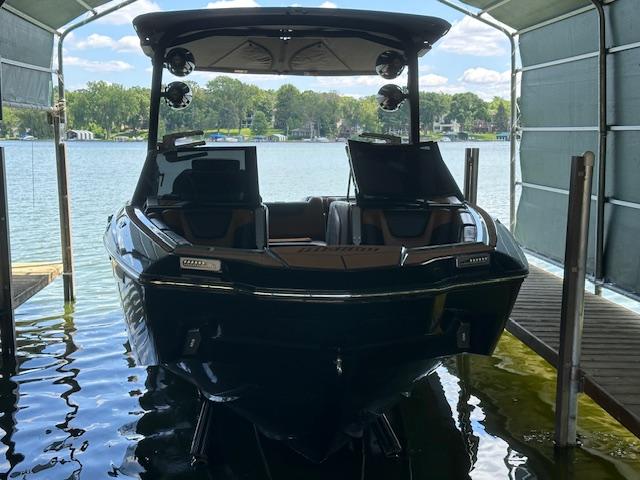 Malibu M220 Loaded 150 Hours M6DI THRUSTERS