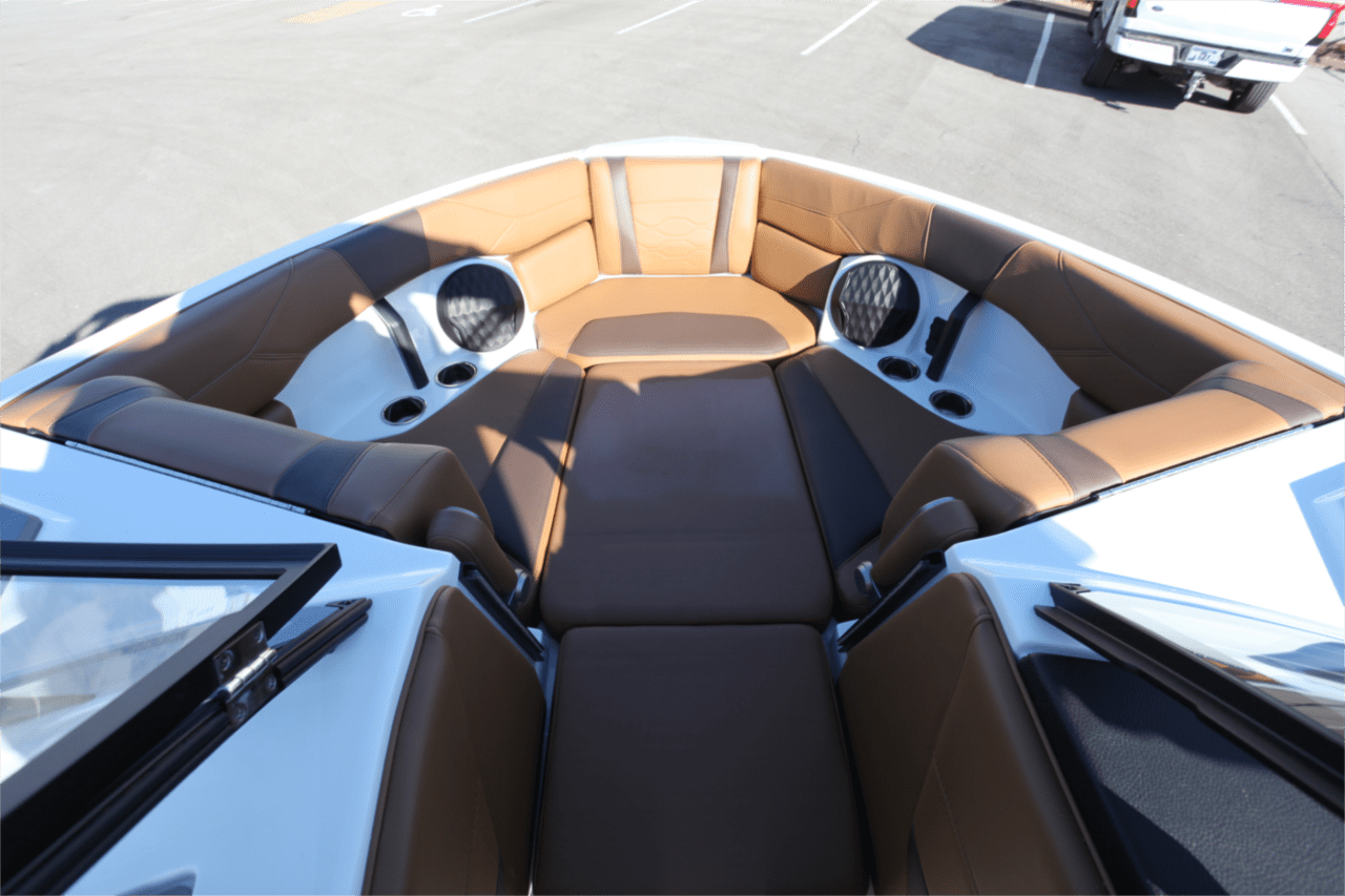 2025 Malibu 23 LSV