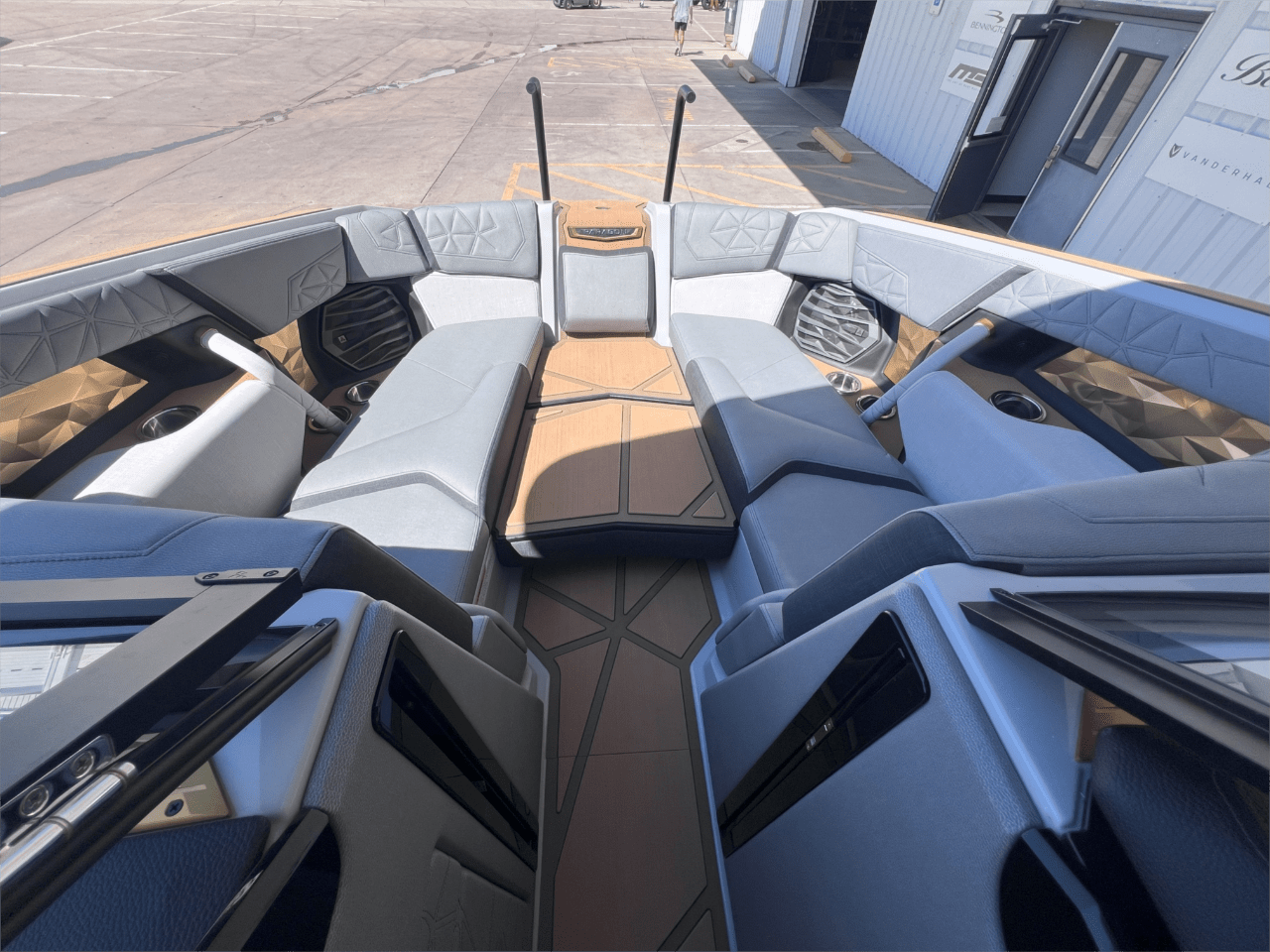 2025 Nautique Paragon G23