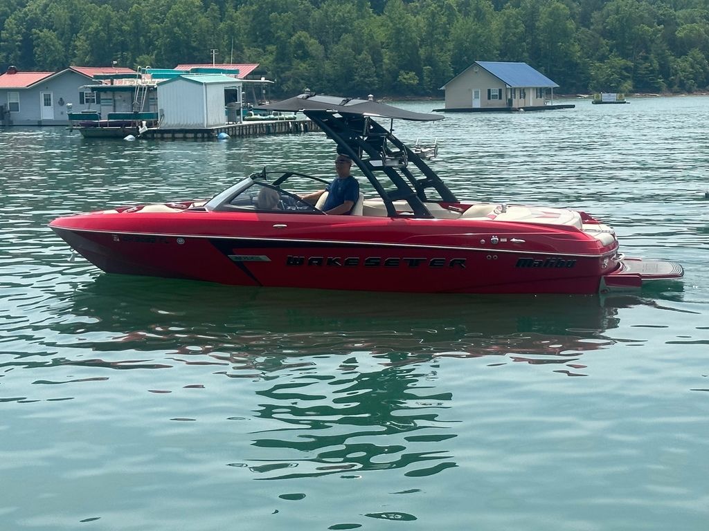 2015 Malibu Boats 22 VLX