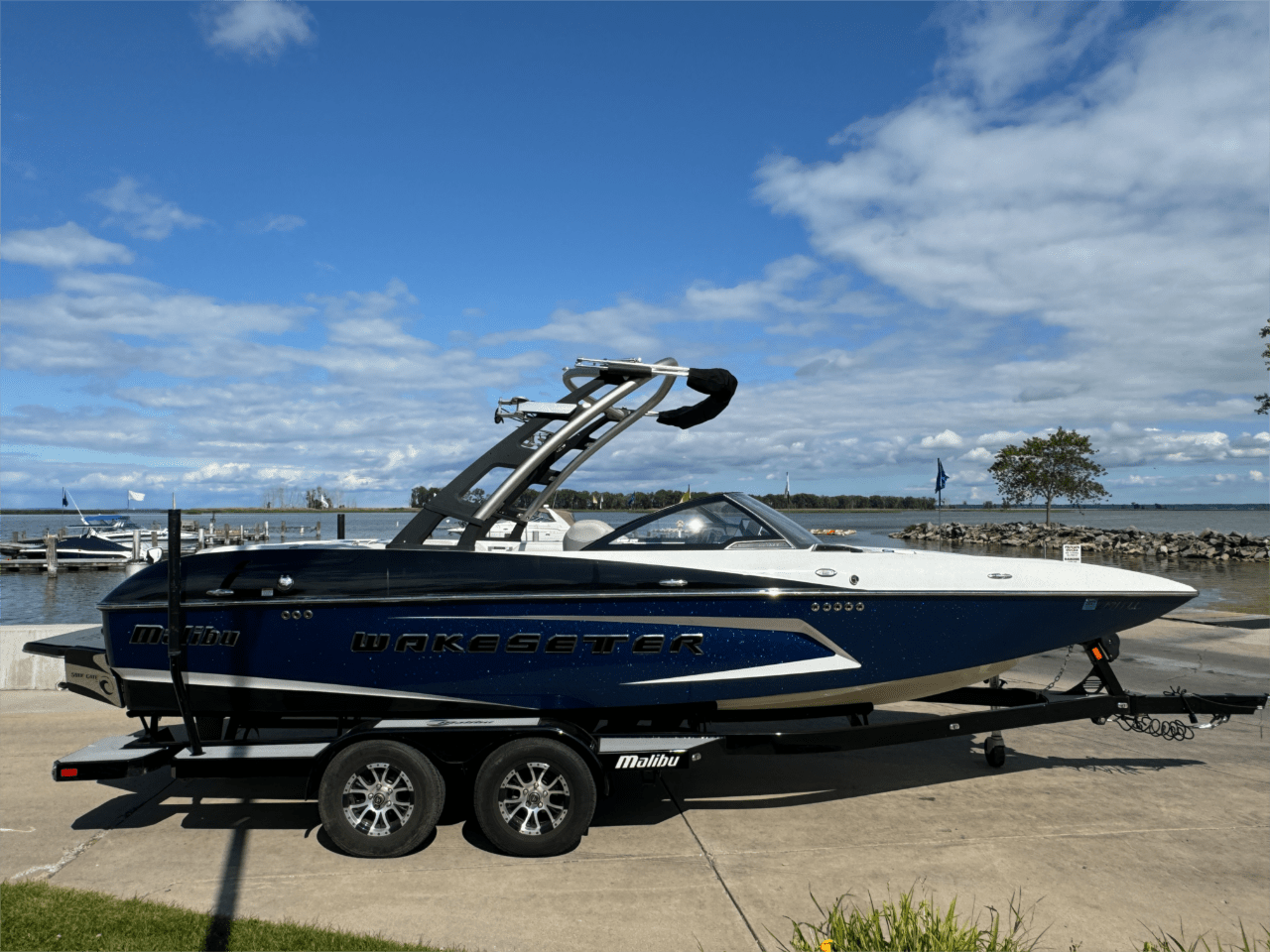 2016 Malibu Wakesetter 22 MXZ