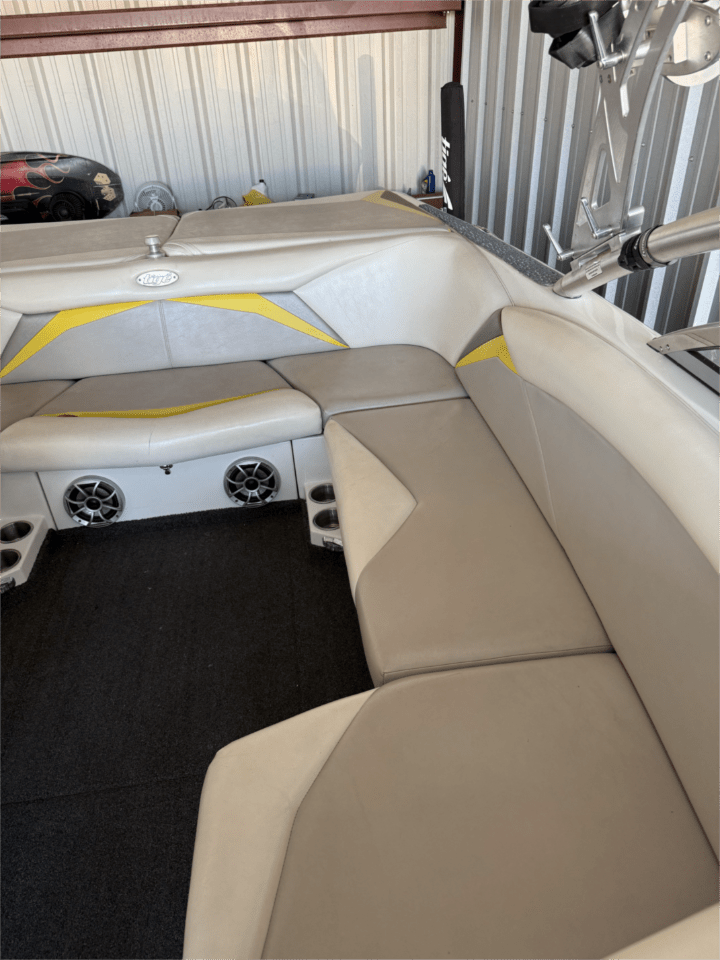 2008 Tige Z1 – Amazing clean boat