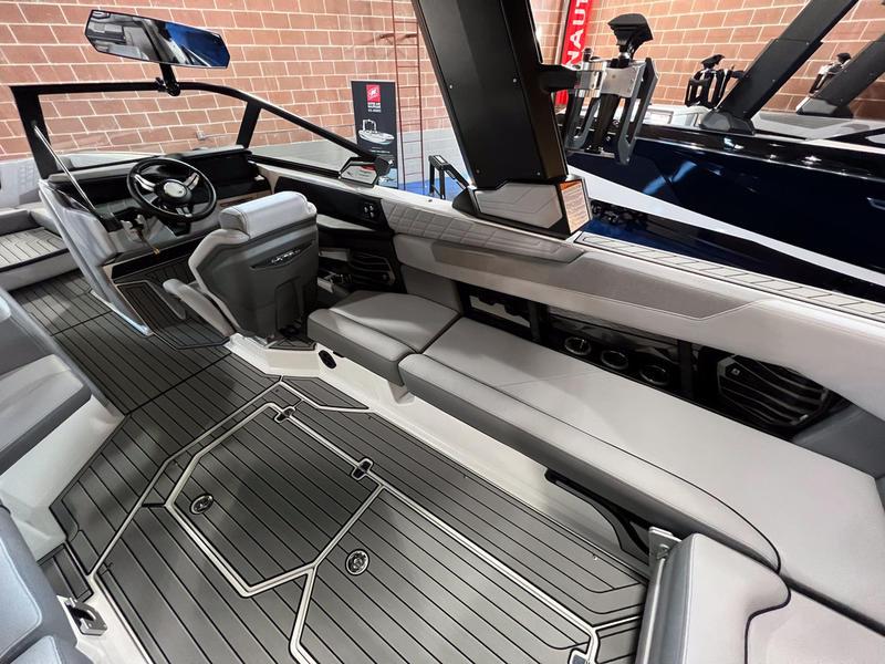New 2023 Nautique G25