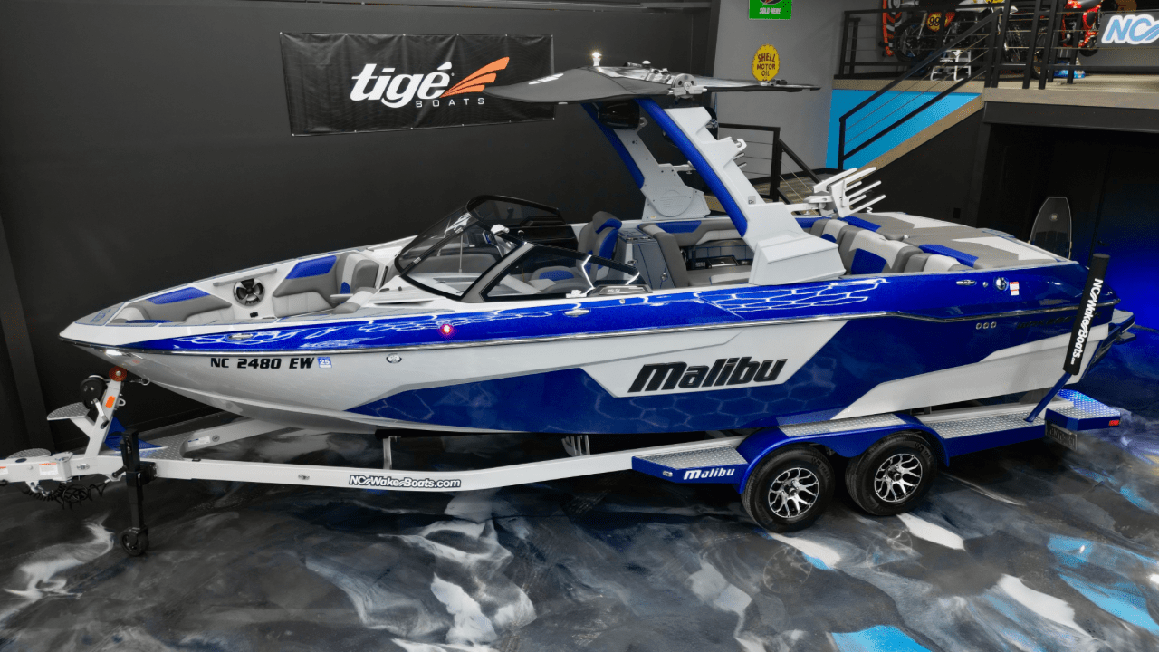 2021 Malibu Wakesetter 25 LSV