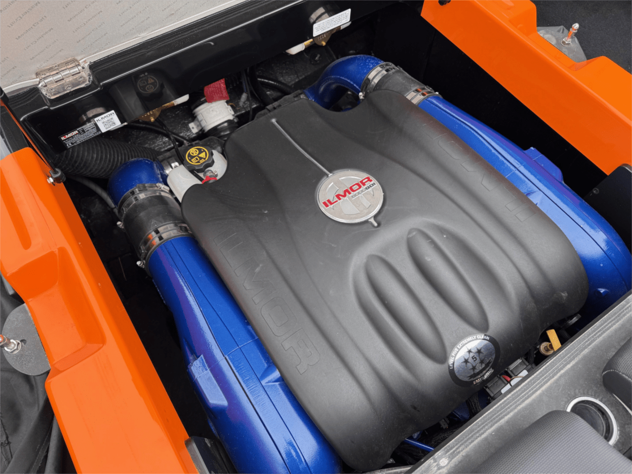 2017 MasterCraft XT23 6.2L GDI Engine!