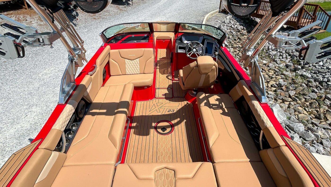 2023 MasterCraft XT23