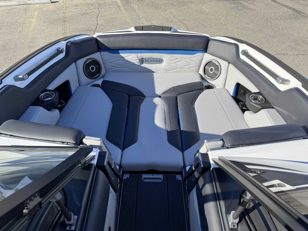2025 SUPRA SE