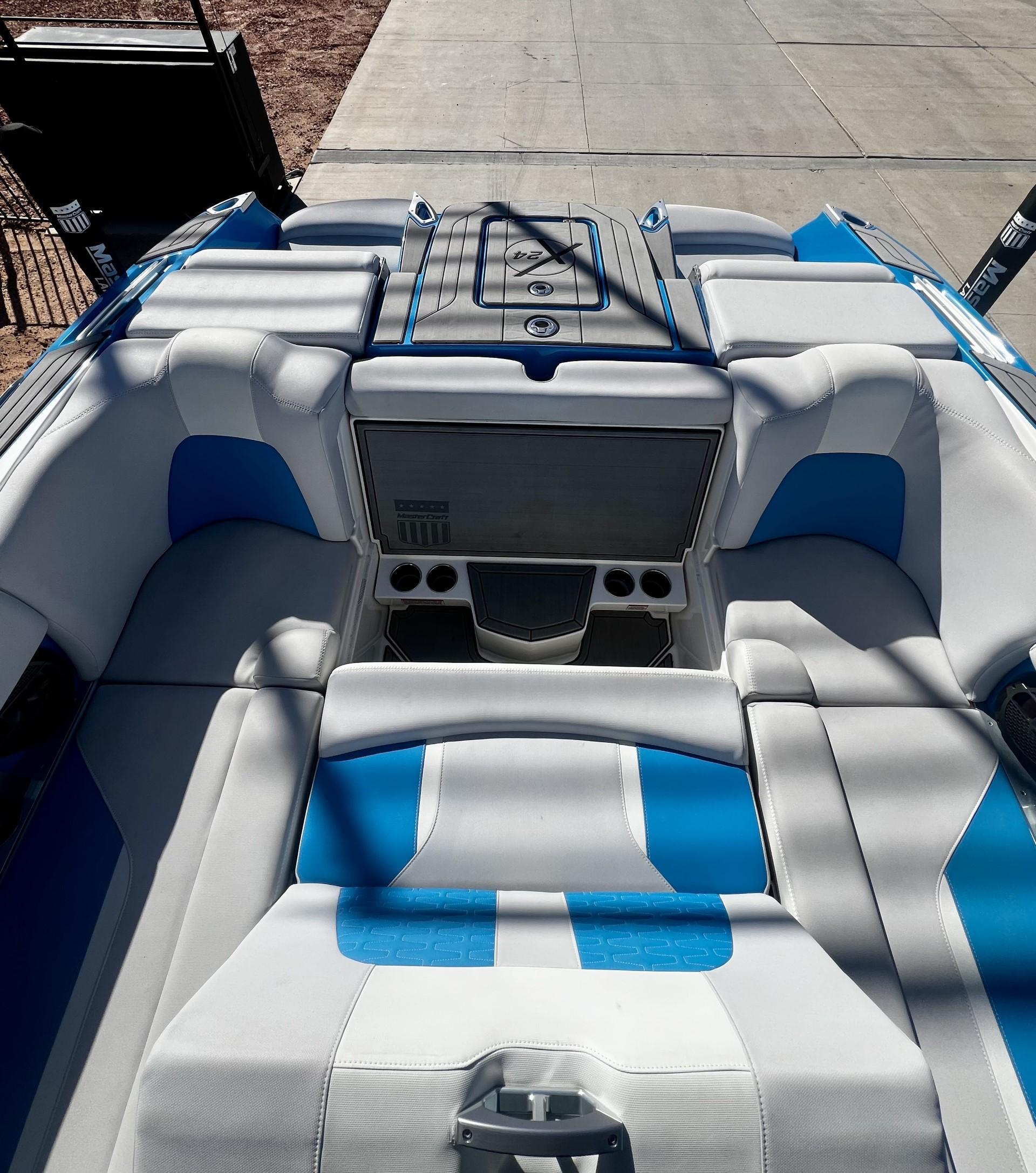 2021 MasterCraft X24