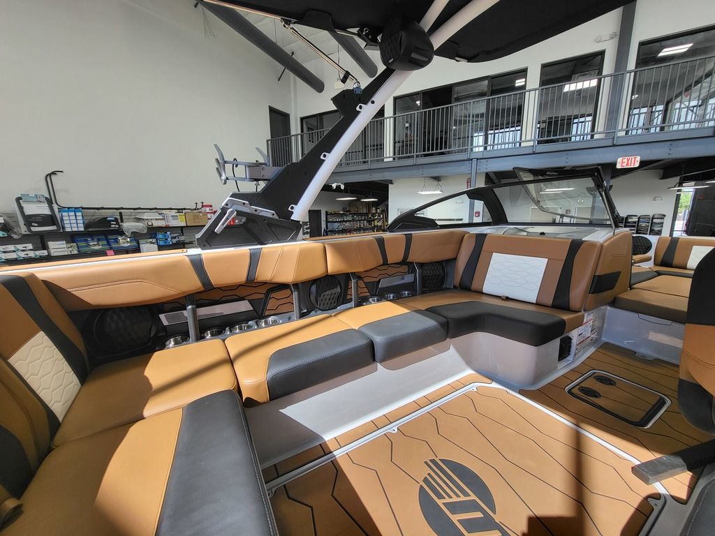 2024 Malibu Boats 23 MXZ
