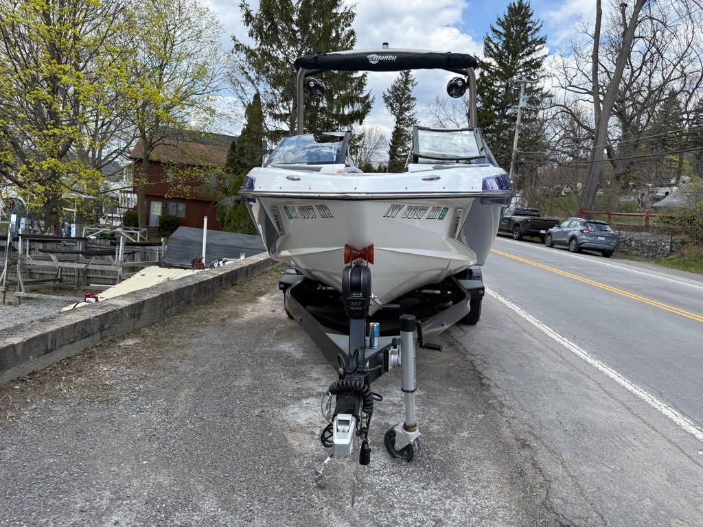 2021 Malibu Boats Wakesetter 22 LSV