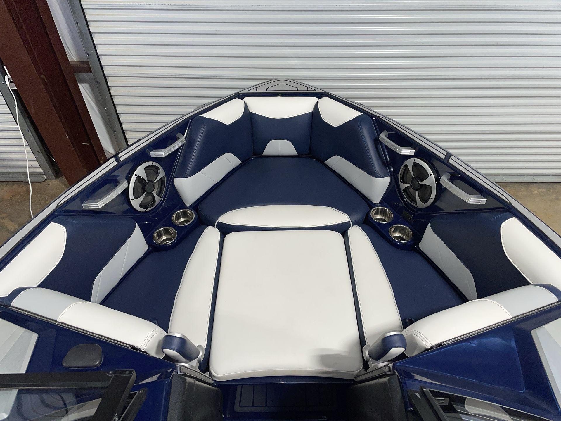 2019 Malibu 23LSV w/ Trailer