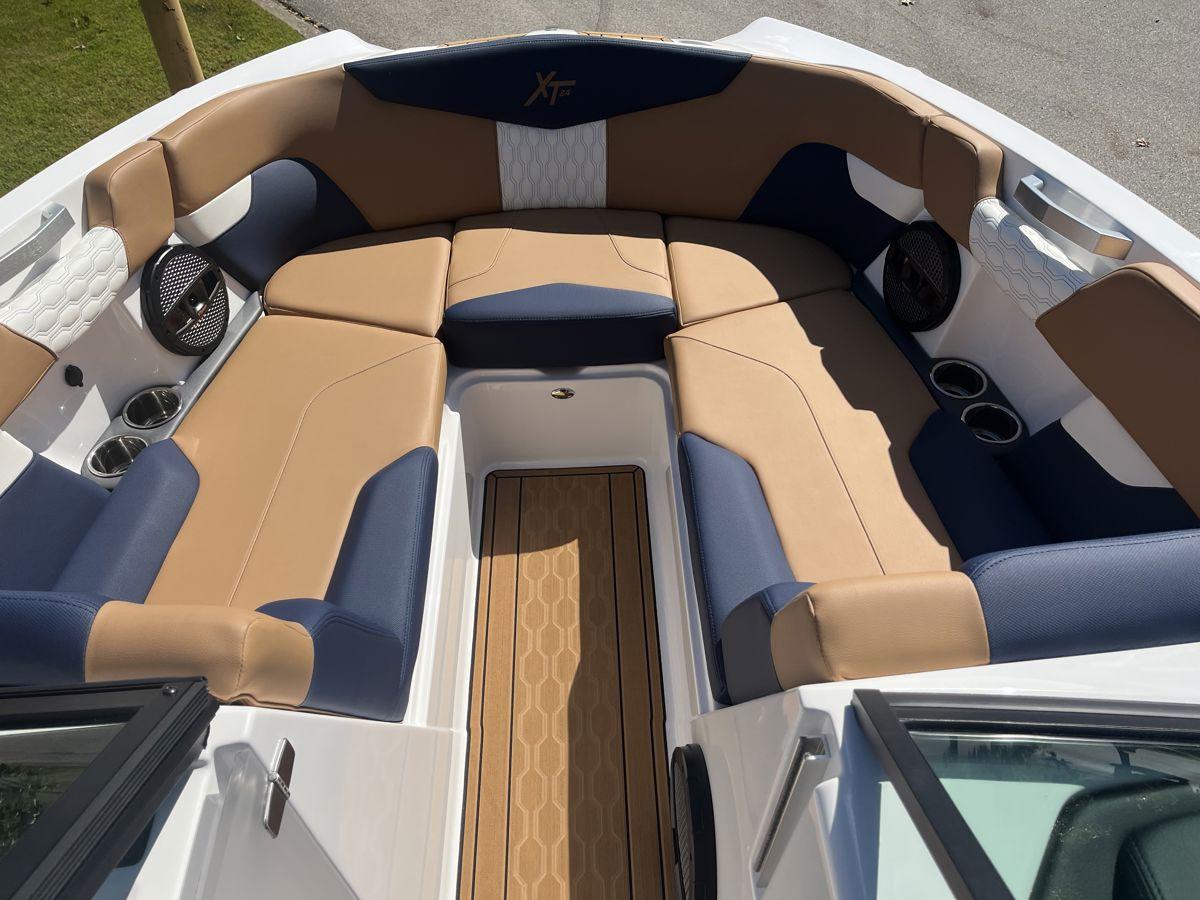 2023 MasterCraft XT24