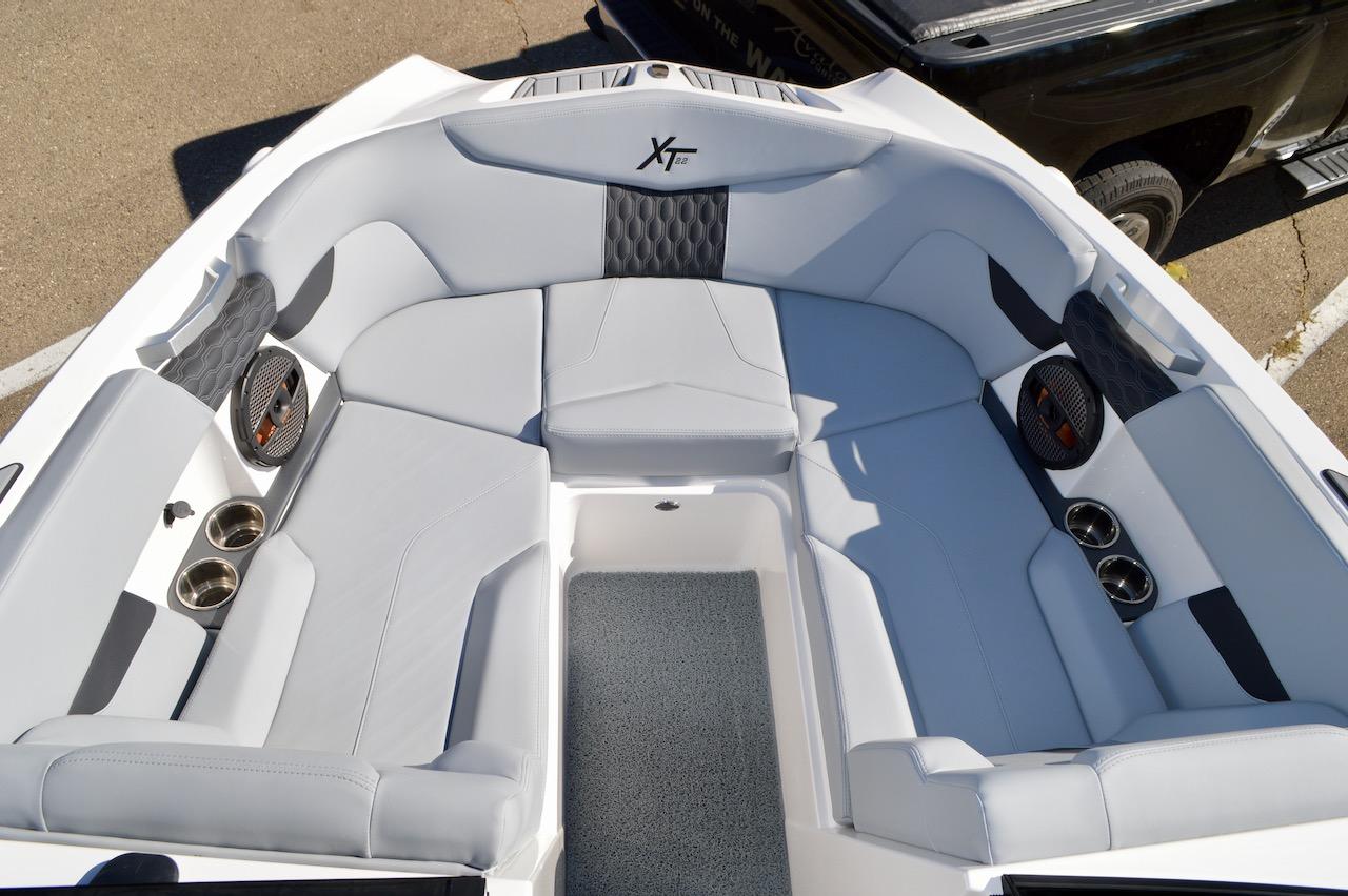 2024 MasterCraft XT22