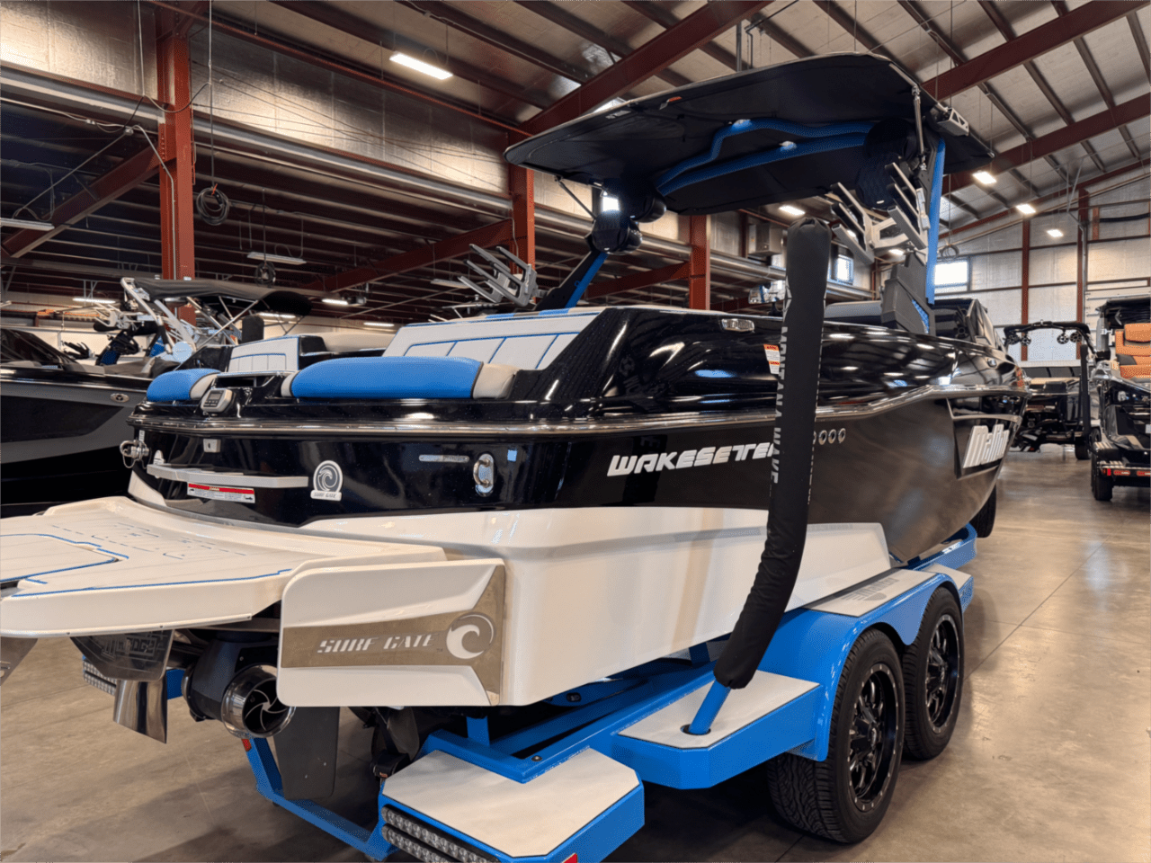 2022 Malibu 23 LSV