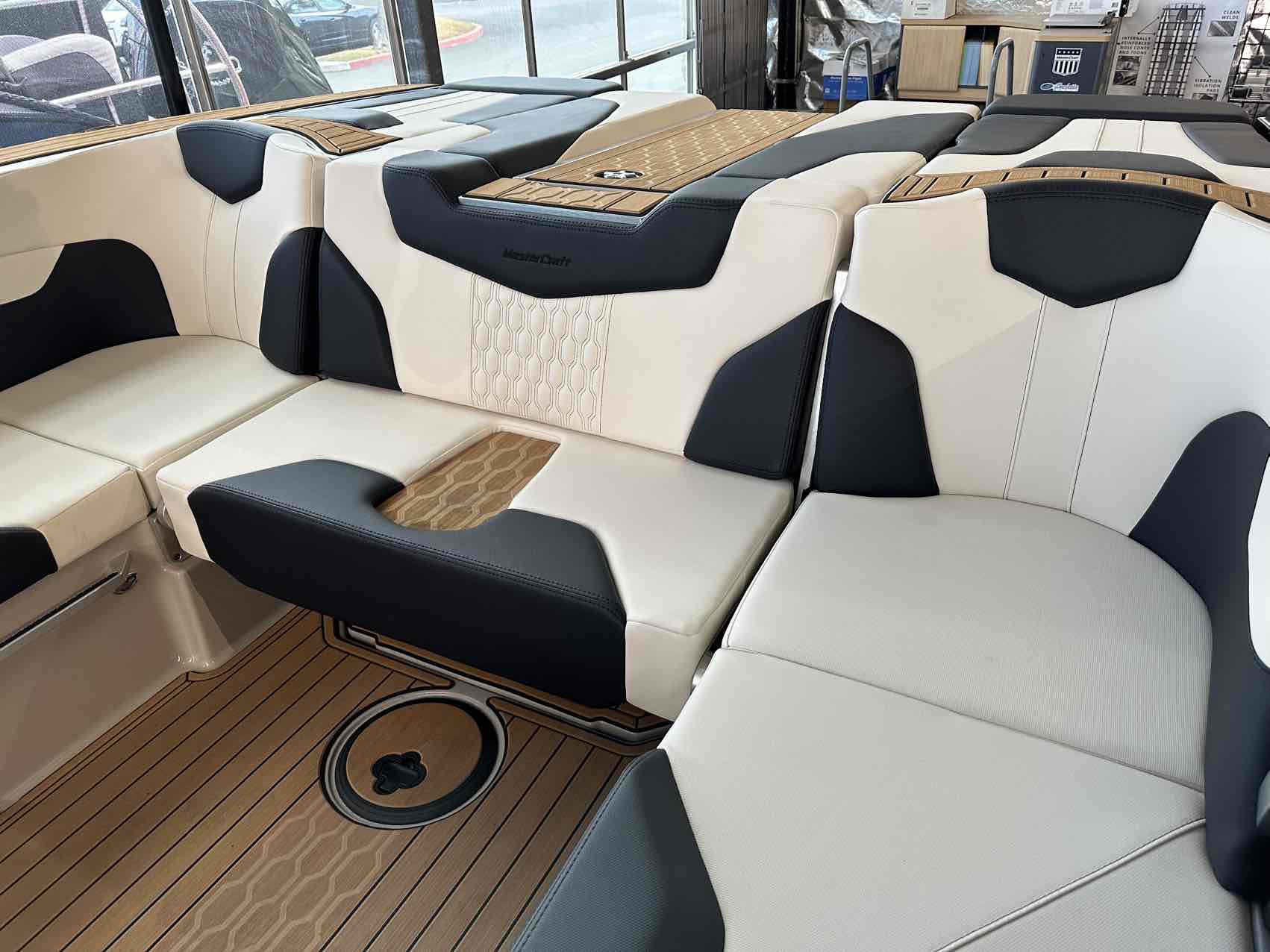 2025 MasterCraft XT22