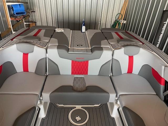 2023 MasterCraft XT22