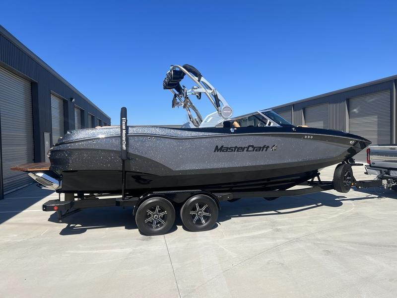 2021 MasterCraft X24