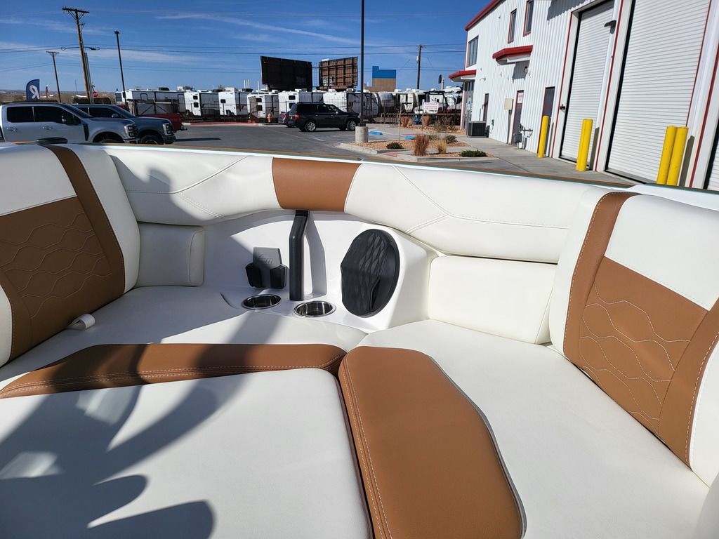 2025 Malibu Boats 23 LSV