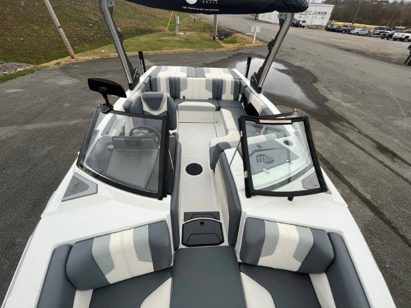 2024 Malibu 21 LX-r
