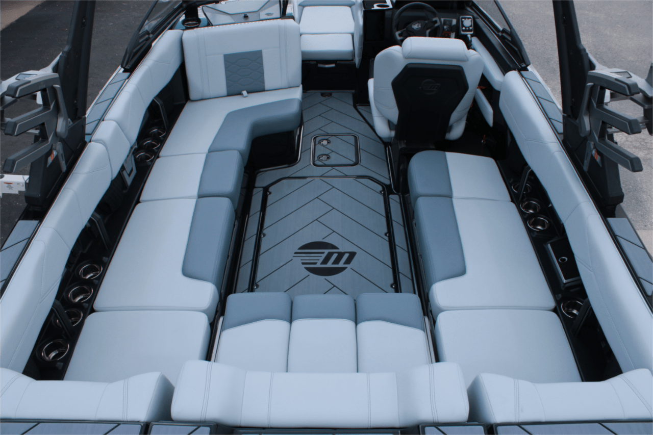 2025 Malibu 23 LSV