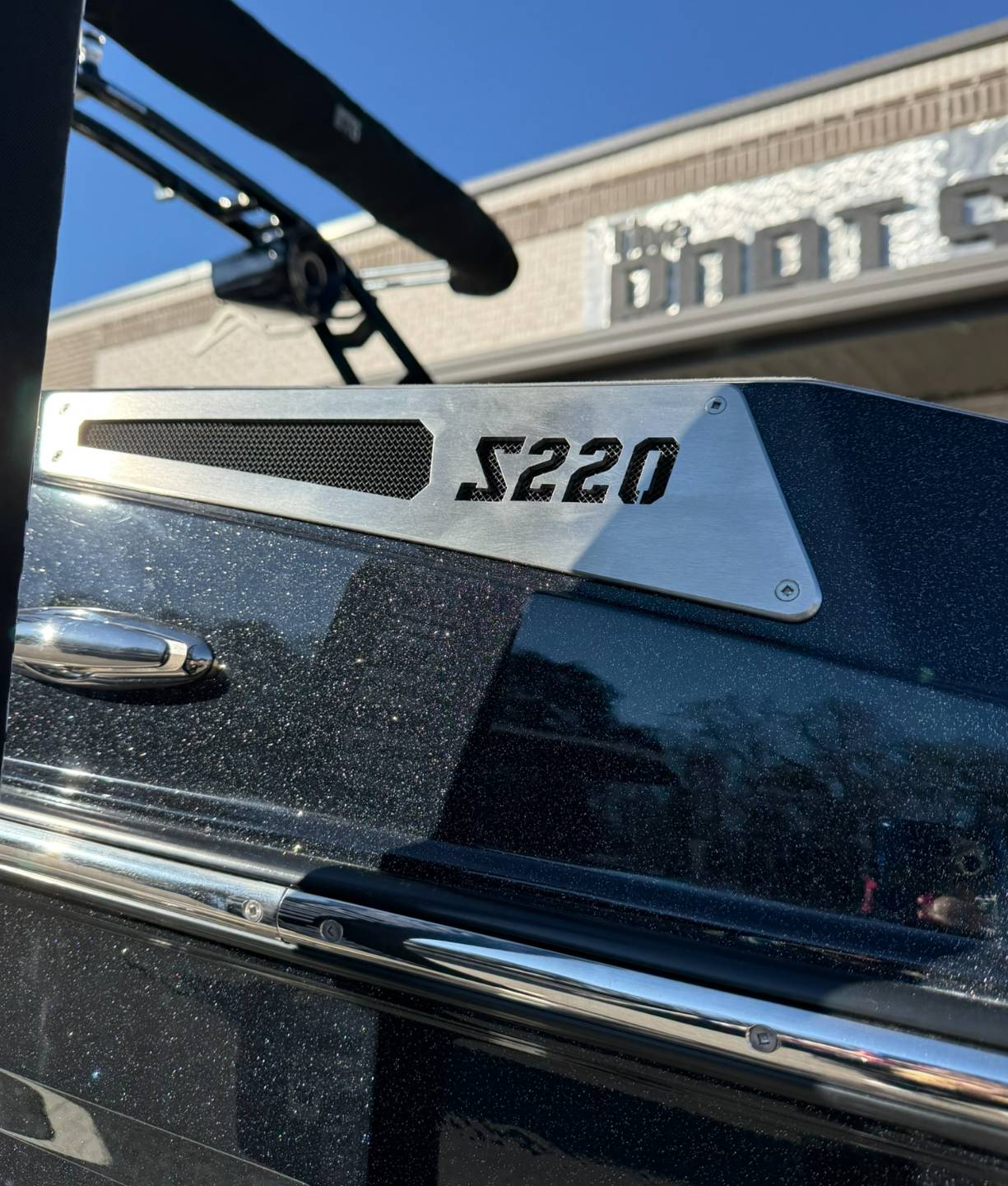 2025 Supreme S220
