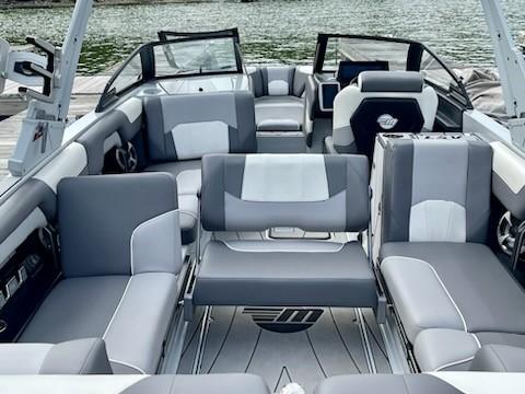 2021 Malibu Wakesetter 25 LSV