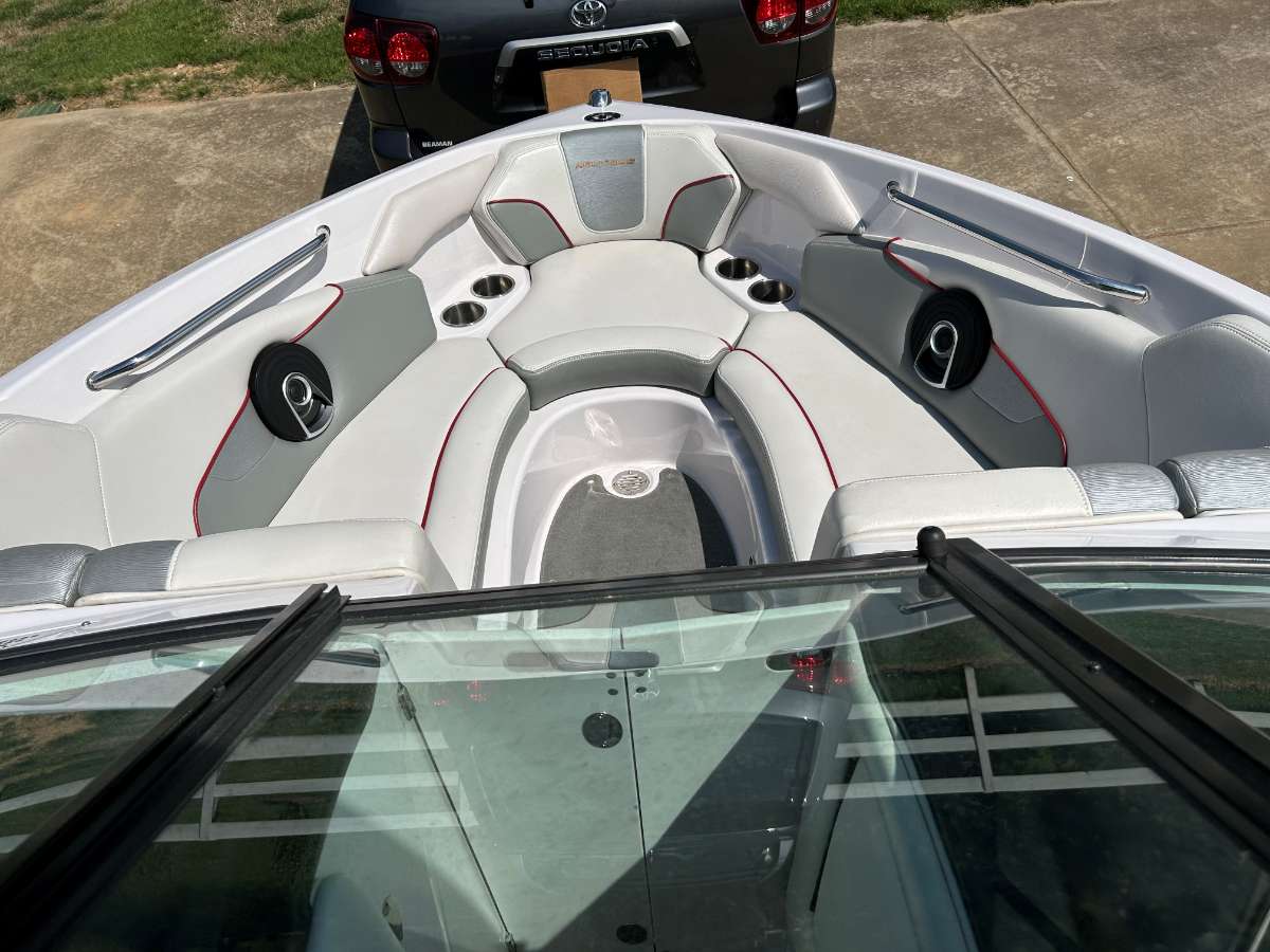 2011 Sport Nautique 226