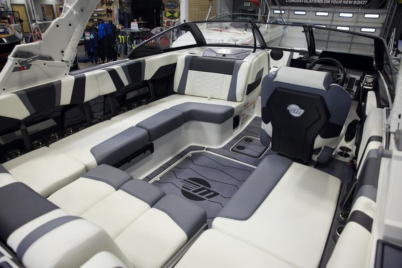 2025 Malibu 22 MXZ