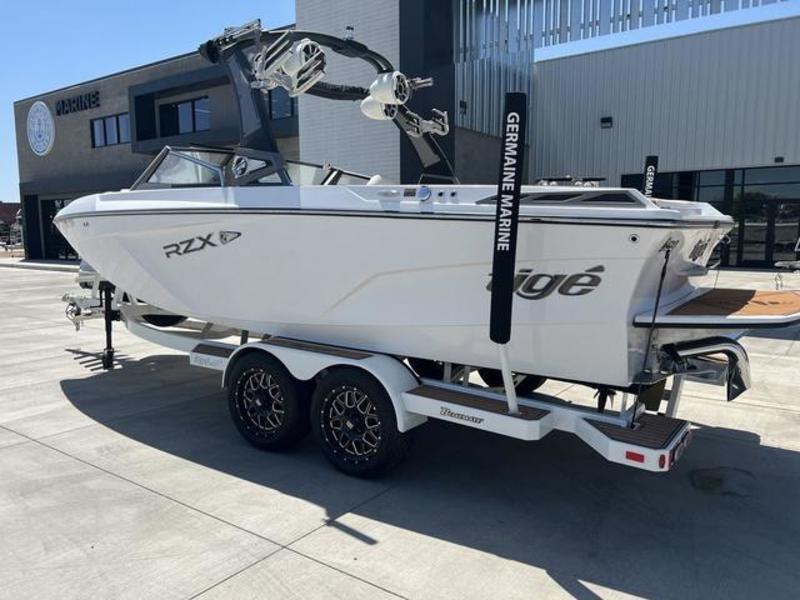 boat.Title