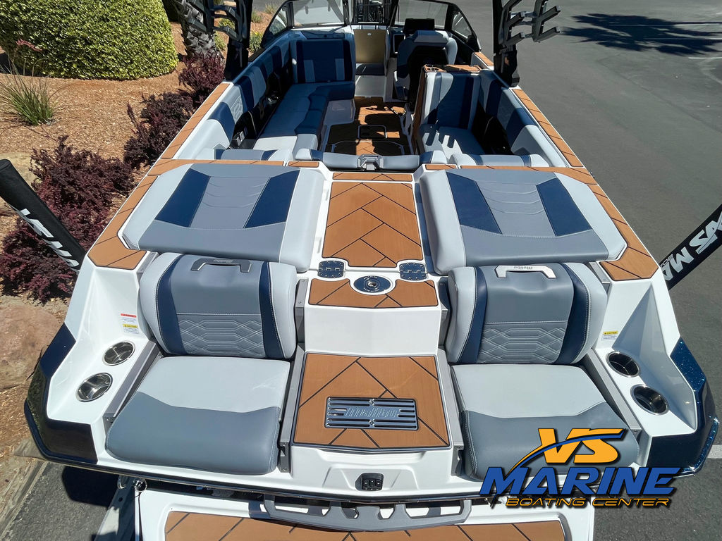 2024 Malibu Boats 25 LSV