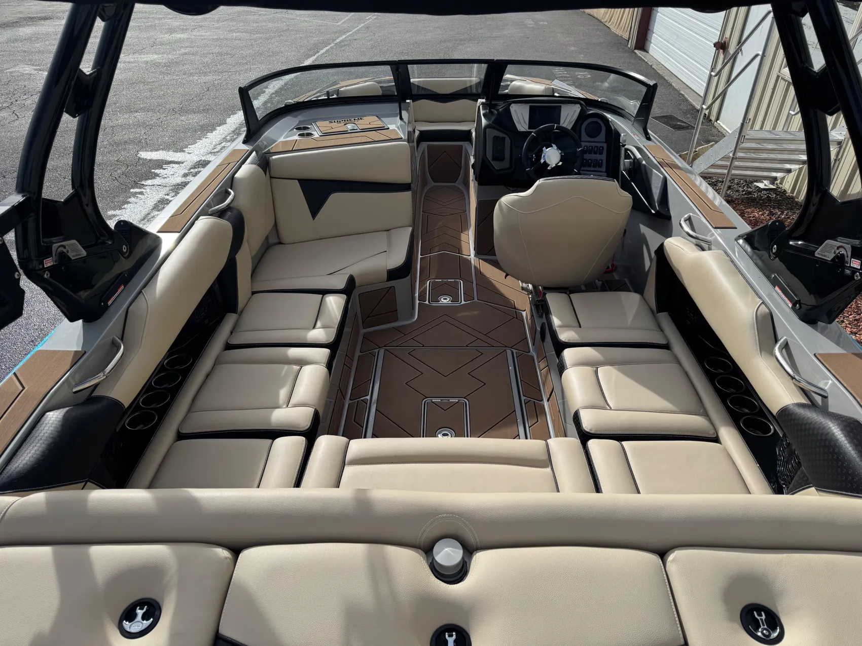 2025 Supreme S220